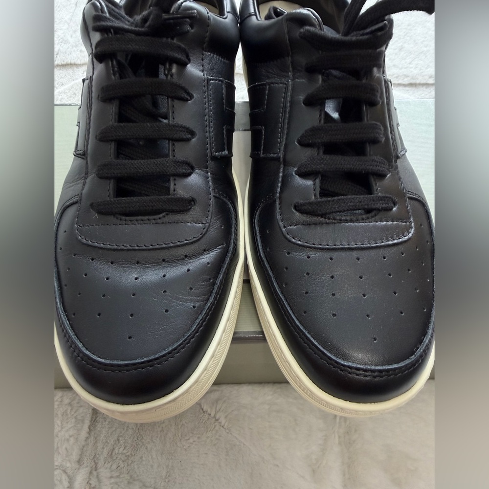 NEW! $1,100 Tom Ford Radcliffe Smooth Leather Low-Top Black Cream Sneakers 9 - Picture 2 of 11